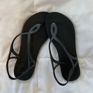 Havaianas Luna Sandal in Black